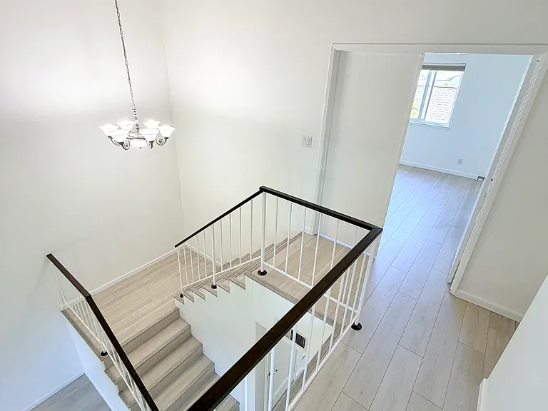 716 Nina Ln — Photo 18