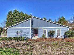 10126 Fairway Ridge Rd, Charlotte, NC 28277