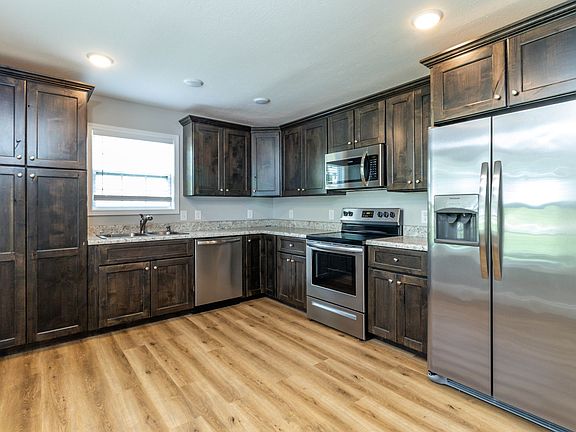 5th image of 252-254 Highland Ave