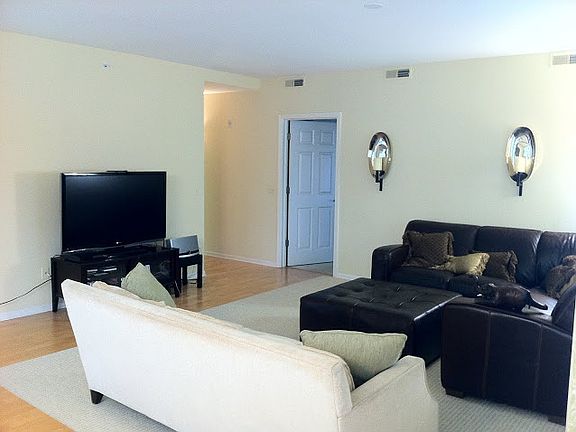 5th image of 1277 E Thacker St APT 207