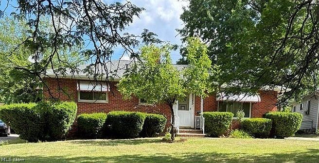 1st image of 8285 Green Dr