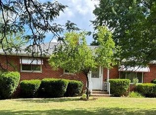 8285 Green Dr, Garfield Heights, OH