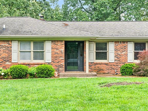 2nd image of 165 Deepwood Est