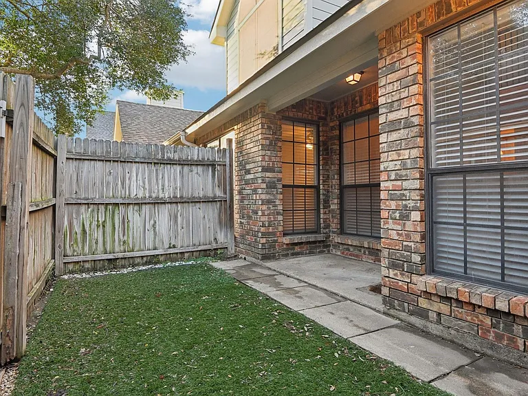 449 Harris St #M-104 — Photo 14