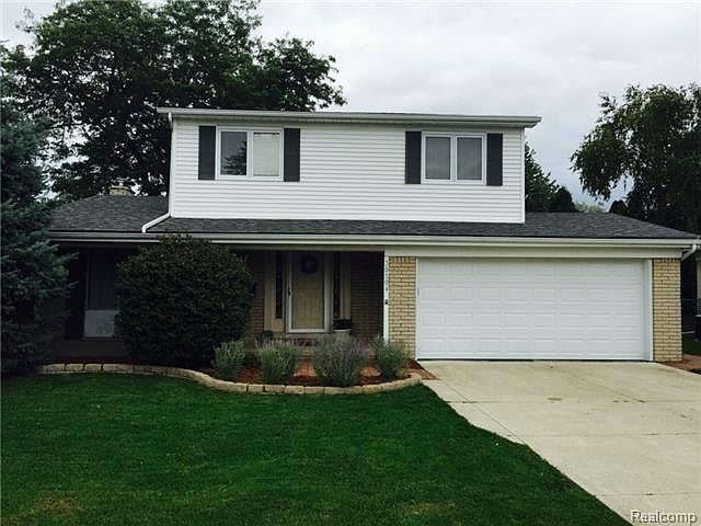 1st image of 30504 Glenwood Cir