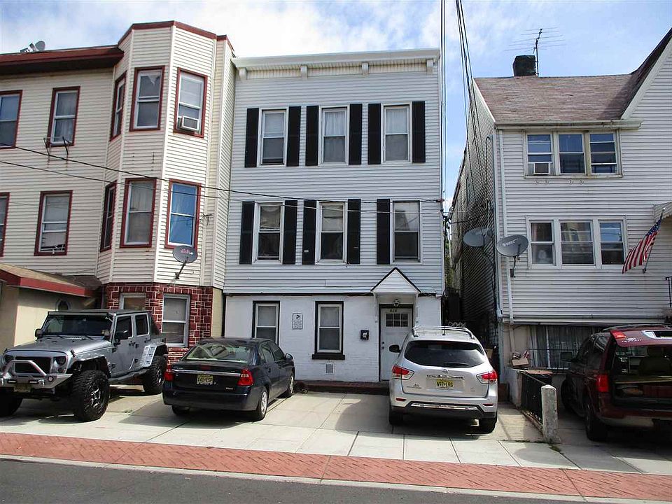 2nd image of 616 11th St