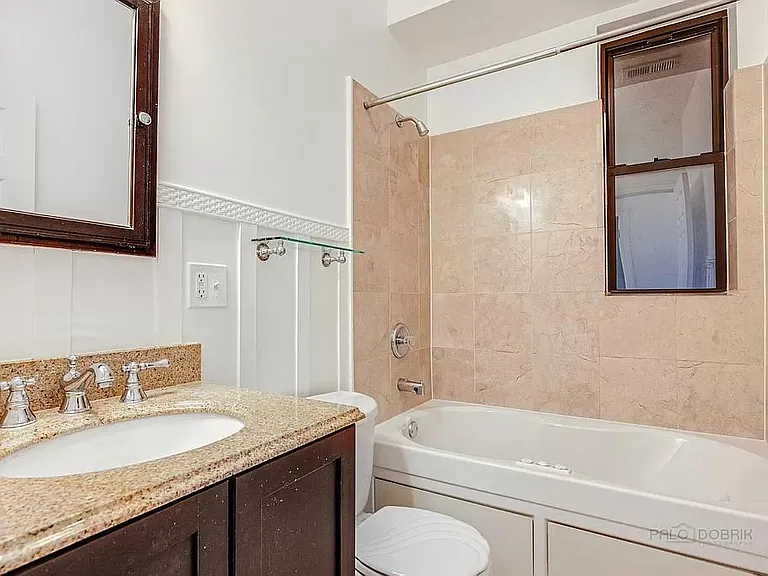1216 W Thorndale Ave — Photo 10