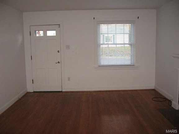 2nd image of 32 Robert Ave