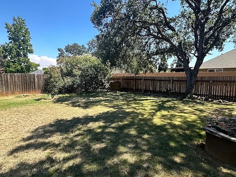 3735 Rhonda Rd — Photo 20