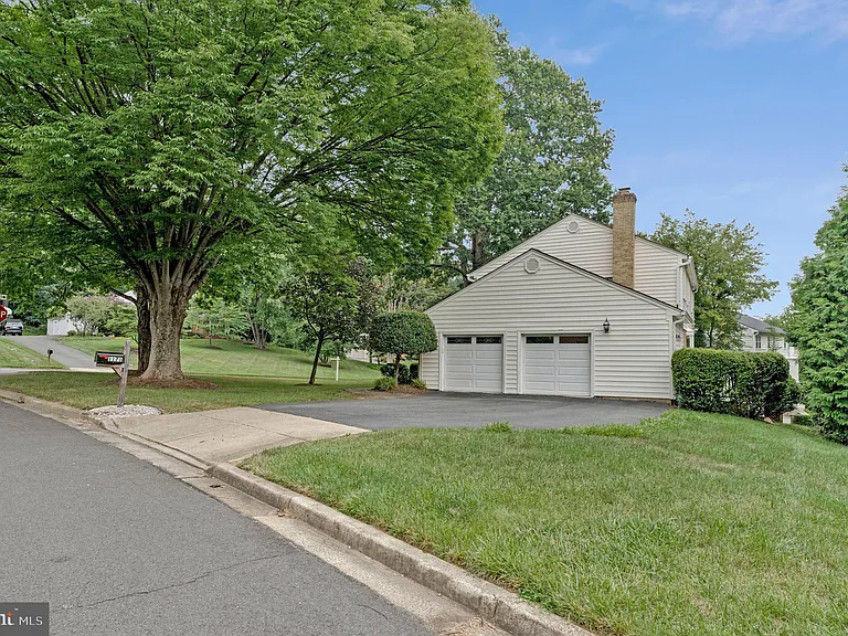 1171 Foxhound Ct — Photo 6