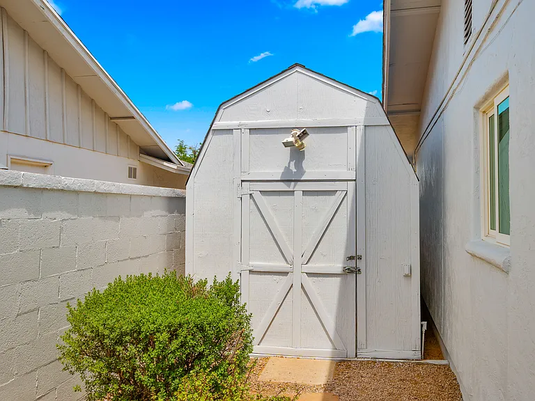 1615 E Fremont Dr — Photo 11