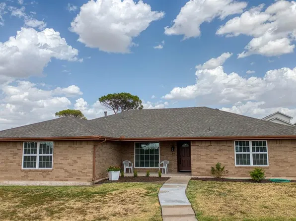 216 SW Crystal Hills Dr, Lawton, OK 73505