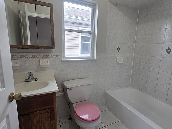 4th image of 288 Sussex Ave #H2