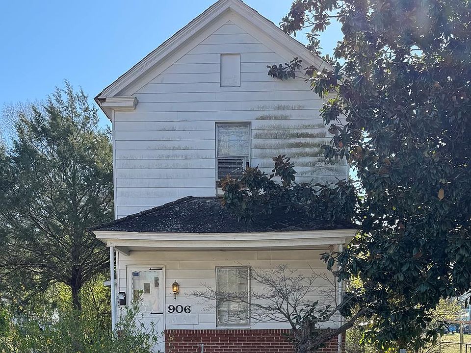 1st image of 906 Rapids St