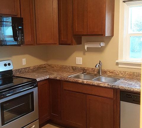 3rd image of 637 Wyoming Ave