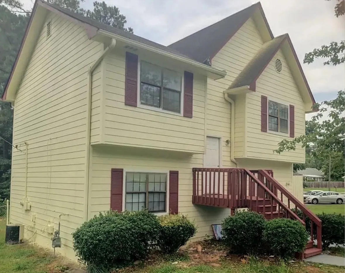 4 bed, 2.0 bath, 1686 sqft, $1,800 — Photo 1