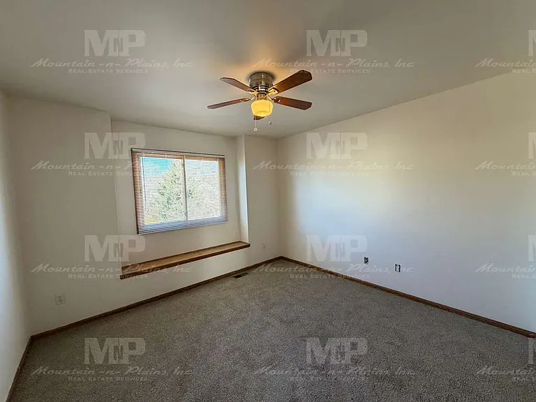 4400 Vista Dr — Photo 12