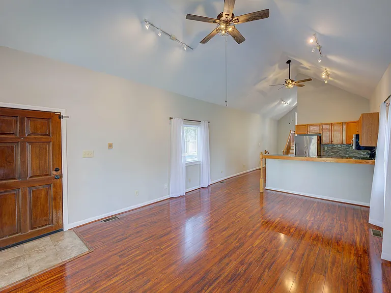 728 Blanding St — Photo 6