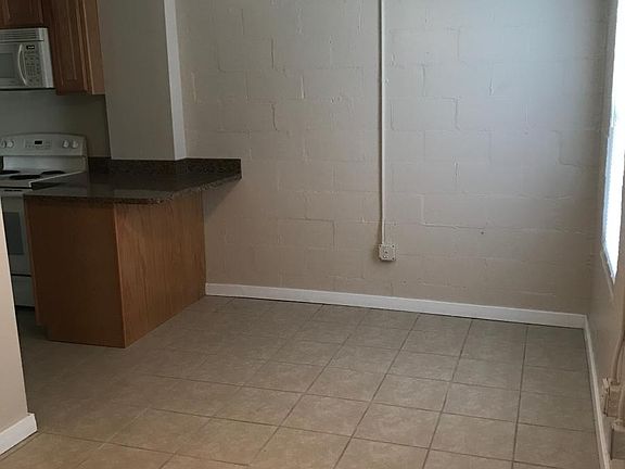 2nd image of 302 E Jackson Ave