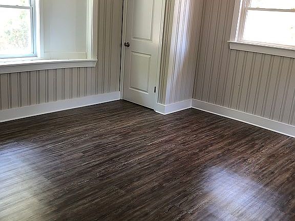 3rd image of 7631 Kings Grant Ln