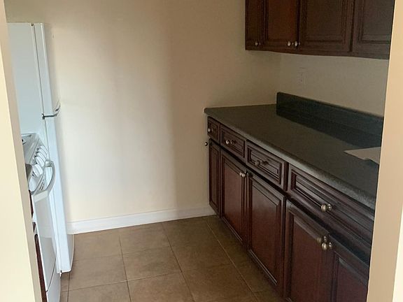 3rd image of 1000 Targee St APT 3B