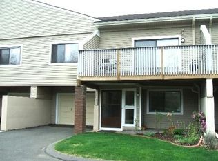 574 Mountain Rd APT E, West Hartford, CT 06117