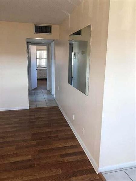 1st image of 60 Kingswood E #C