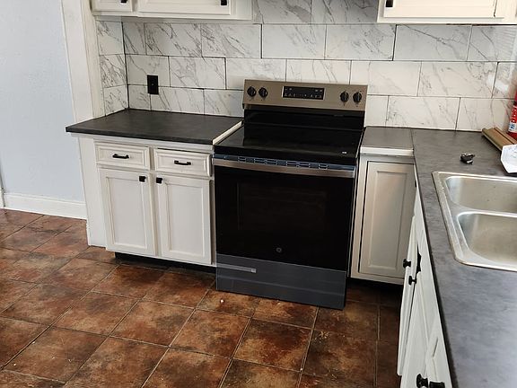 3rd image of 3611 Dalton St