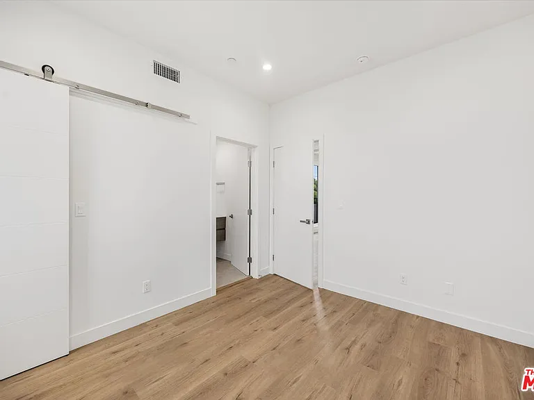 11253 Hatteras St — Photo 6