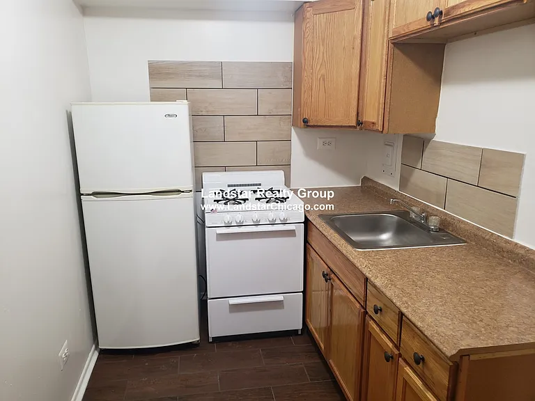 1515 W Morse Ave #305 — Photo 2
