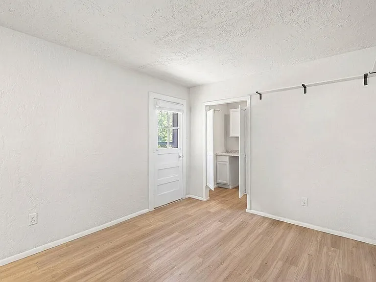 4712 Delamar Ave NE — Photo 18