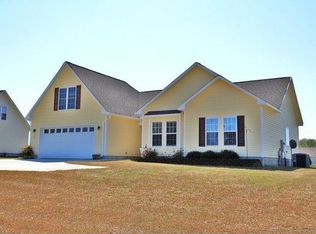 250 Petersburg Rd, Richlands, NC 28574