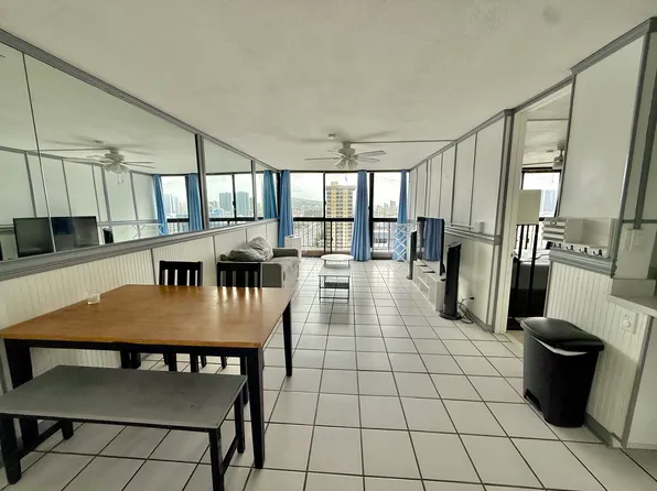 775 Kinalau Pl APT 1609, Honolulu, HI 96813