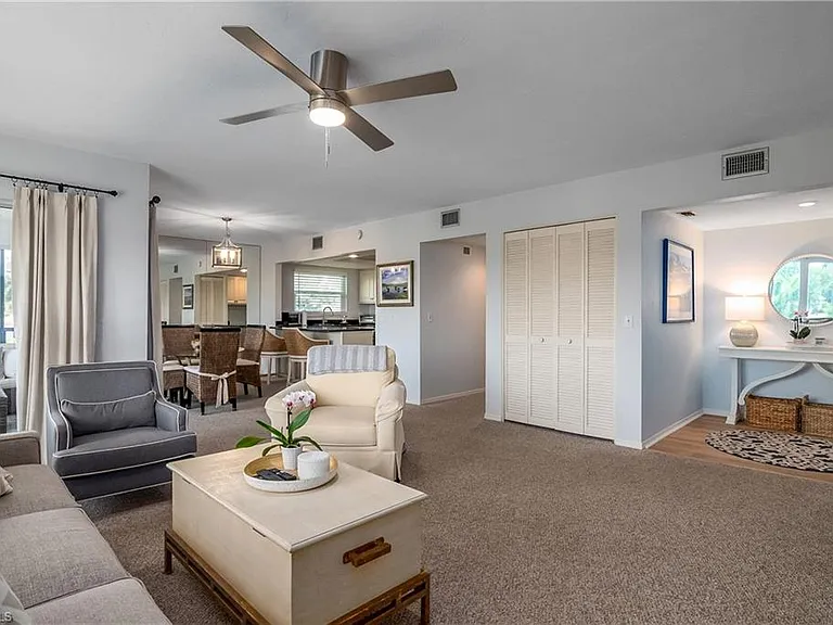 105 Georgetown Blvd #105 — Photo 2
