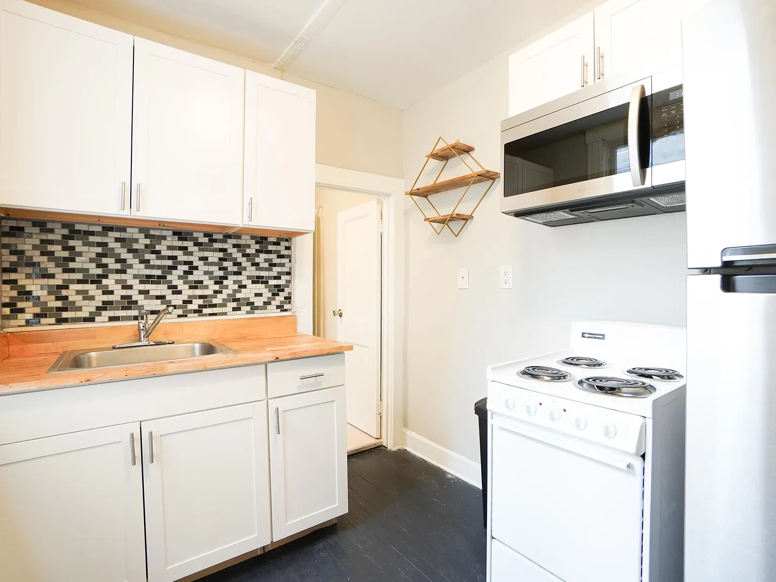 1 bed, 650 sqft, $1,700 — Photo 3