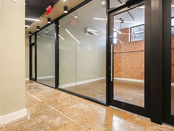 4th image of 255 McKibbin St #404