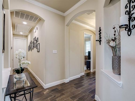 3rd image of 1484 Corrara Dr