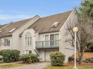 28 Woodland Park Dr UNIT 28, Haverhill, MA 01830