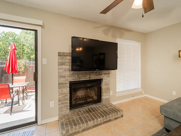 2640 Gwendolyn Ln #B — Photo 15