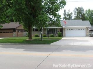 2237 Menasha Ave, Manitowoc, WI 54220