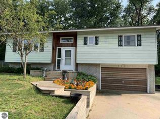 2091 Alice St, Farwell, MI 48622
