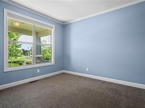 5th image of 16904 Haskins St