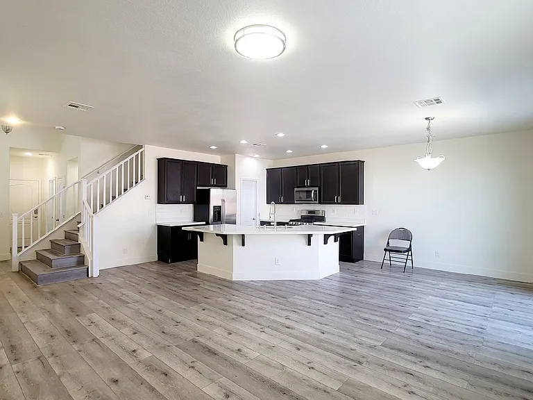 8518 Genesee Ct — Photo 5