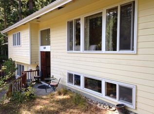 620 Deercliff Rd NE, Bainbridge Island, WA 98110