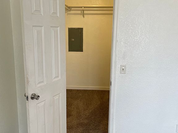 3rd image of 4400 Hemingway Dr APT 203