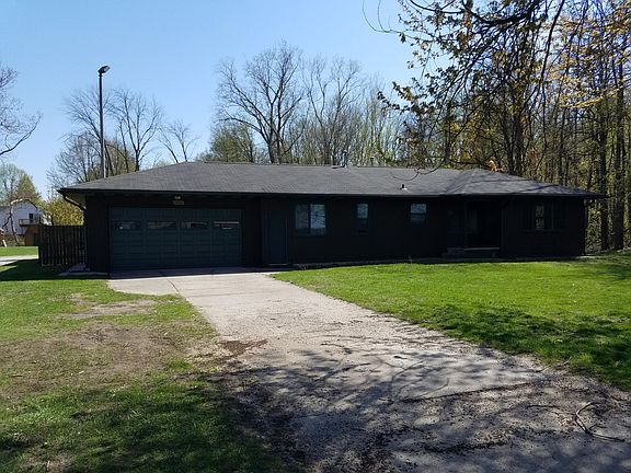 5th image of 9634 Lake Michigan Dr