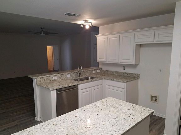3rd image of 4910 Bradley Ln