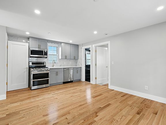 3rd image of 61 Howard St #1