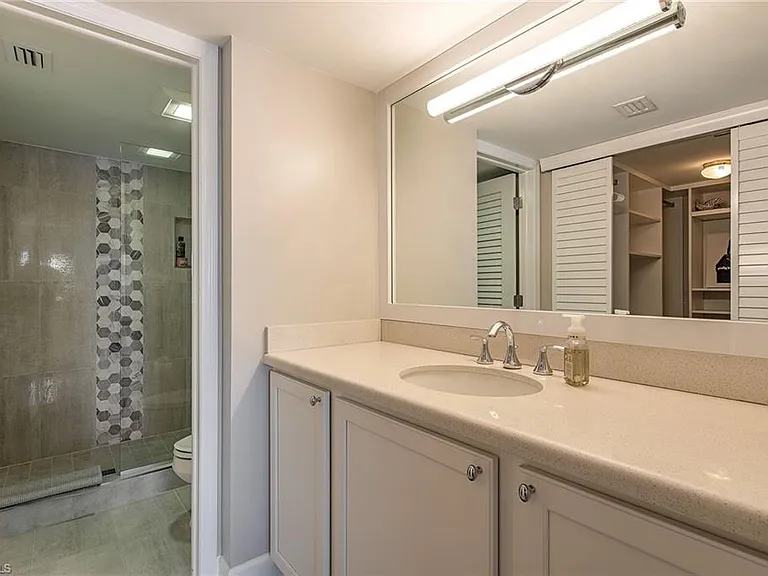 4155 Crayton Rd #203 — Photo 5
