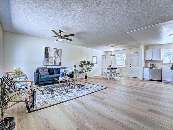 3rd image of 2805 Collum Ln